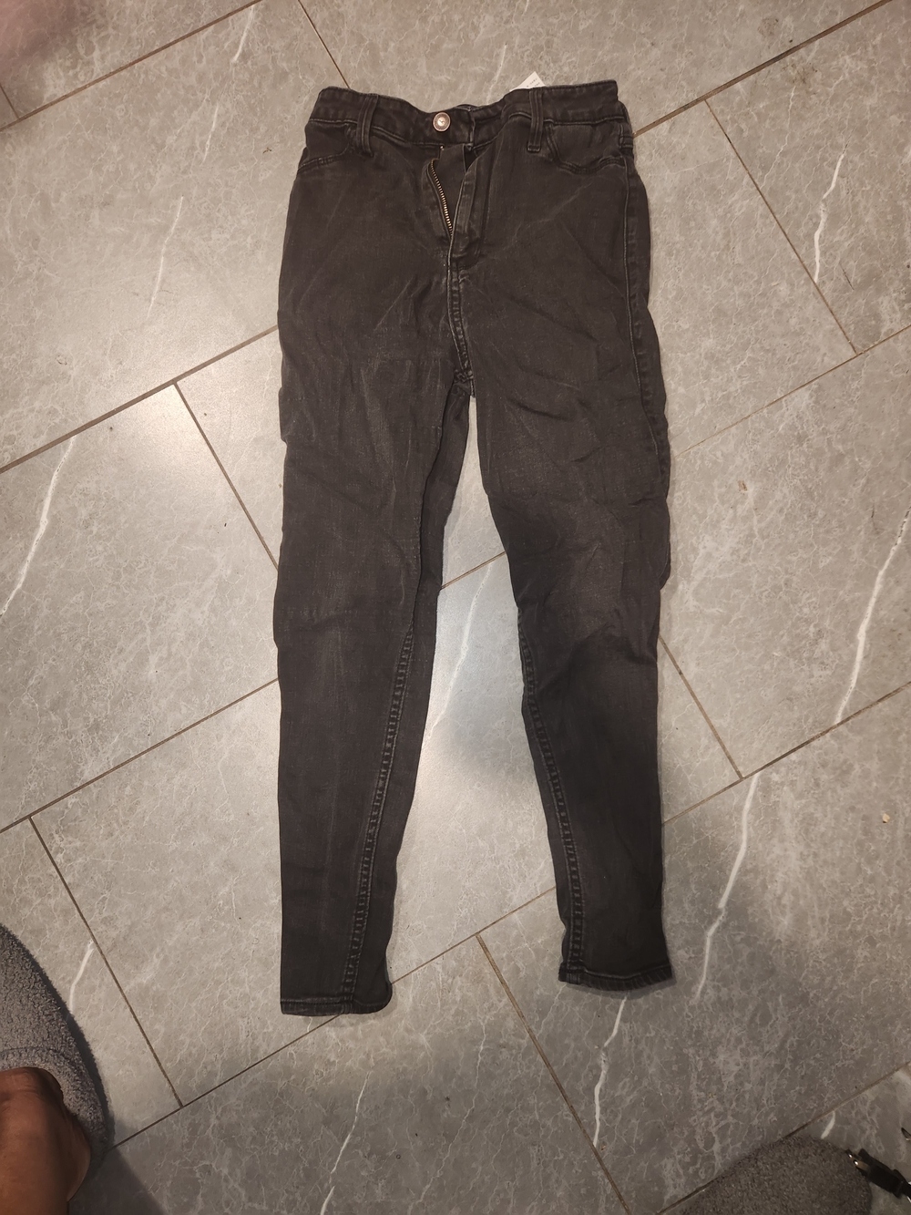 Hollister Black High-Rise Skinny Jeans 27"